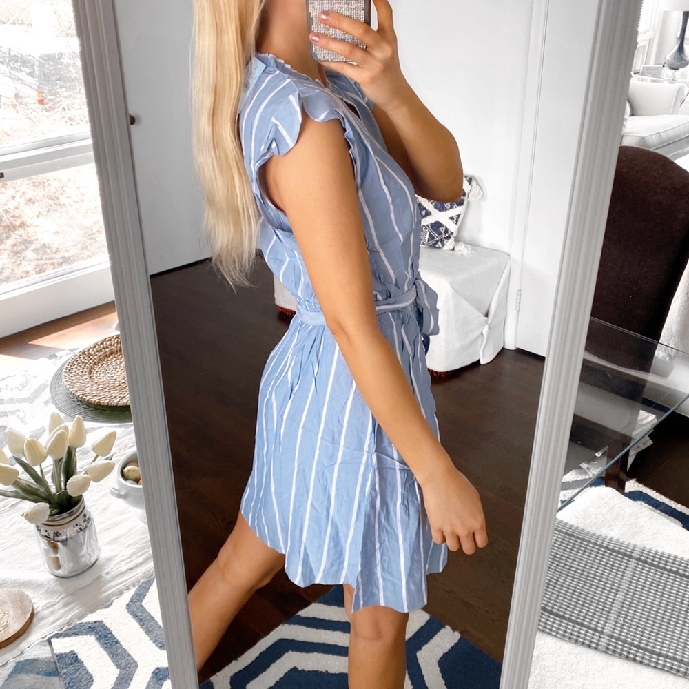🦋 LOFT BOHO POWDER BLUE WHITE STRIPE BELTED RUFFLE SUMMER DRESS! - Picture 3 of 10